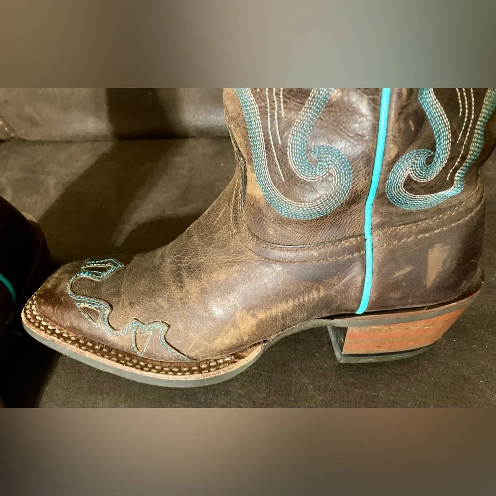 Ariat Caballera Western Boot with Turquoise accents - Picture 10 of 16
